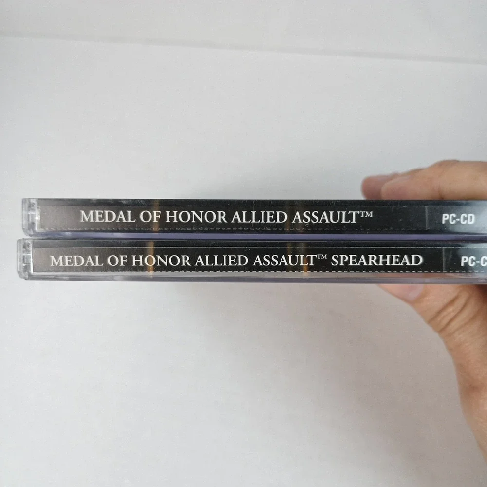 Medal of Honor: Allied Assault & Spearhead Expansion w/ Key PC Game CD-ROM 2002